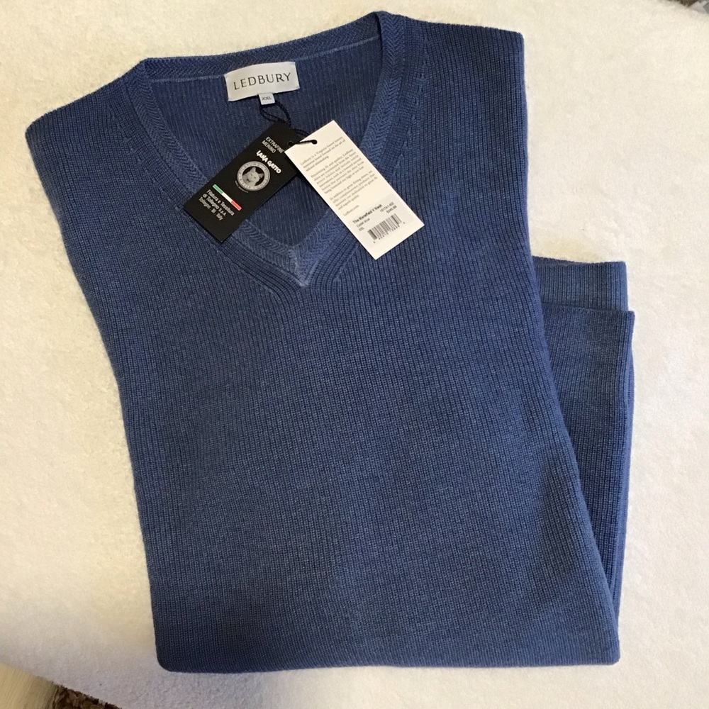 NWT Ledbury M XXL Marshfield v-neck extra fine merino wool sweater in Cadet Blue